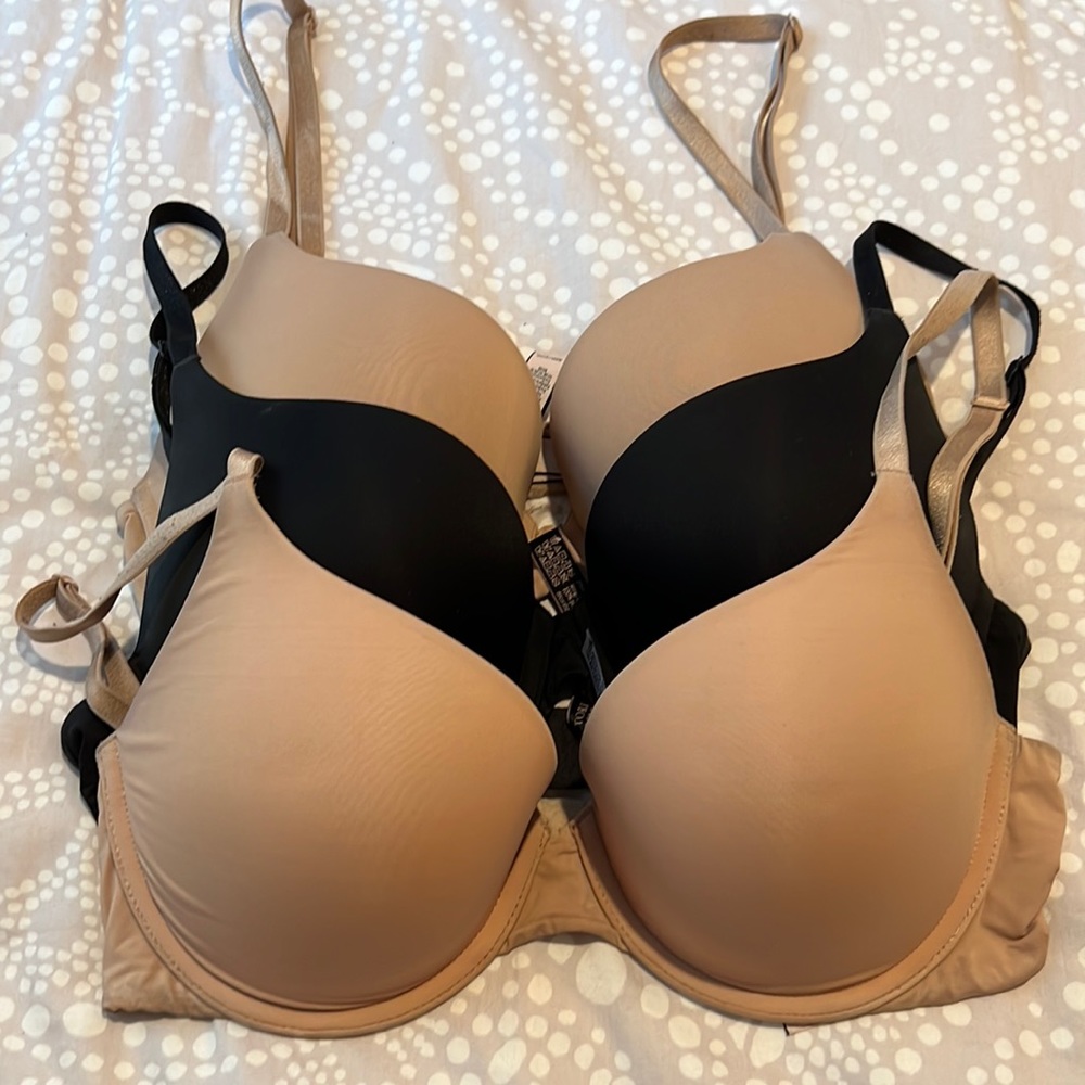 Lot of Victoria’s Secret T-shirt Push Up Bras